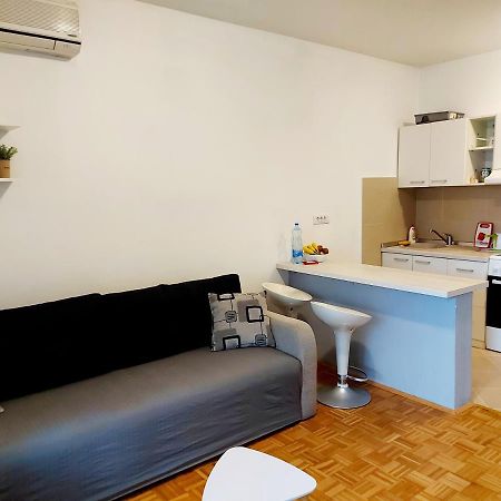 Red Brick Apartment Beograd Bagian luar foto